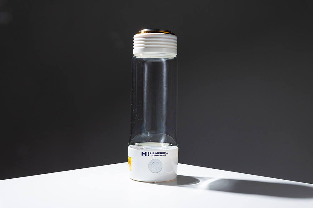 h2-medical-vodikova-lahev-pozadi